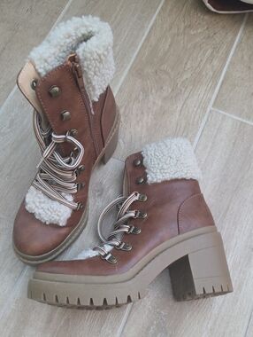 Universal Thread Brown Faux-Shearling Lace-Up Block Heel Boots